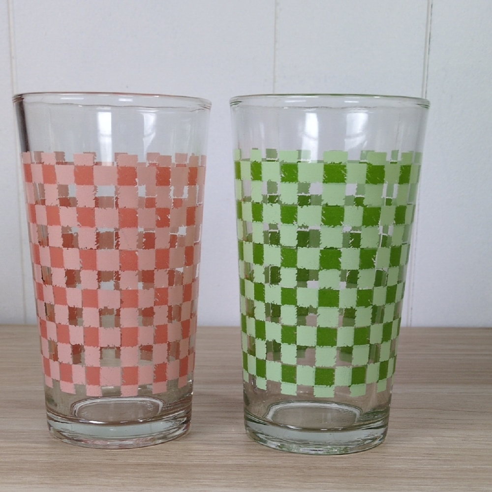 Checkered Vintage Glass Tumbler Set (2) Pink and Green
